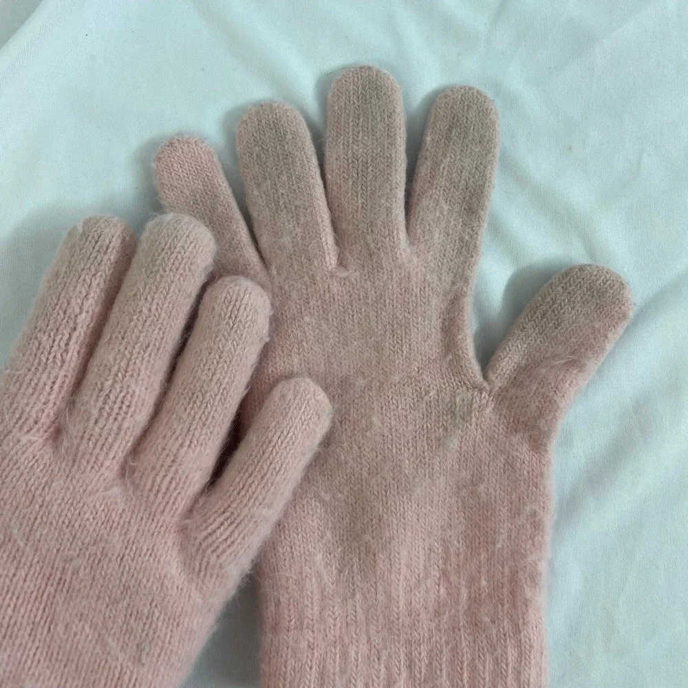 Women's light pink soft fuzzy warm winter gloves cold gear ribbed cuff one size‎